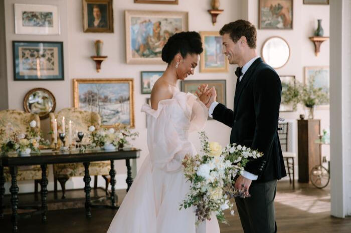 Organizamos microbodas íntimas con pocos invitados, cuidando la estética, el ritmo del día y la experiencia completa.